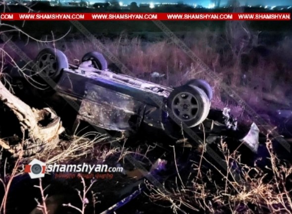 Արարատի մարզում Mercedes-ը, մի քանի պտույտ շրջվելով, գլխիվայր հայտնվել է դաշտում