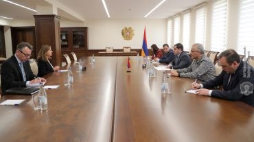 Սուրեն Պապիկյանն ընդունել է Քեթրին Բոմբերգերի գլխավորած պատվիրակությանը
