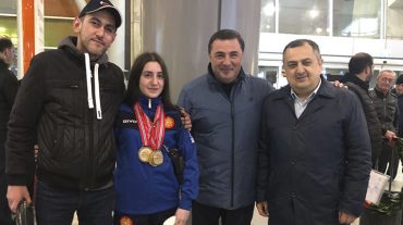«Թիմային առաջին հորիզոնականը շատ պատվաբեր է». Կարեն Գիլոյանը դիմավորել է գնդակային հրաձգության ԵԱ-ի չեմպիոններին և մեդալակիրներին
