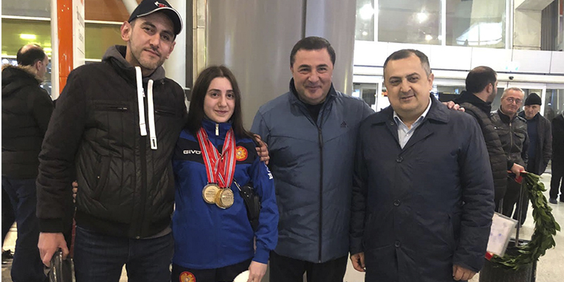 «Թիմային առաջին հորիզոնականը շատ պատվաբեր է». Կարեն Գիլոյանը դիմավորել է գնդակային հրաձգության ԵԱ-ի չեմպիոններին և մեդալակիրներին