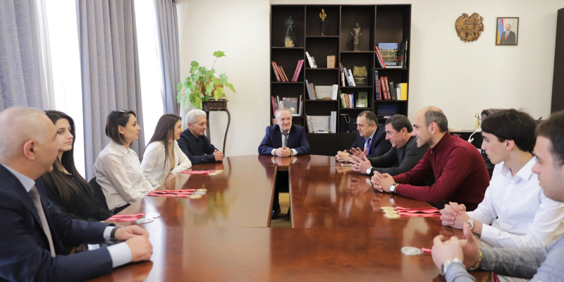 «Հպարտ ենք ձեզնով». Վահրամ Դումանյանն ընդունել է գնդակային հրաձգության Եվրոպայի չեմպիոններին և մեդալակիրներին
