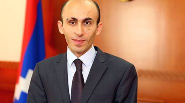 Արտակ Բեգլարյանը այցելել է Ստեփանակերտի զինվորական հոսպիտալ՝ ծանոթանալու վիրավորների բուժսպասարկման ընթացքին