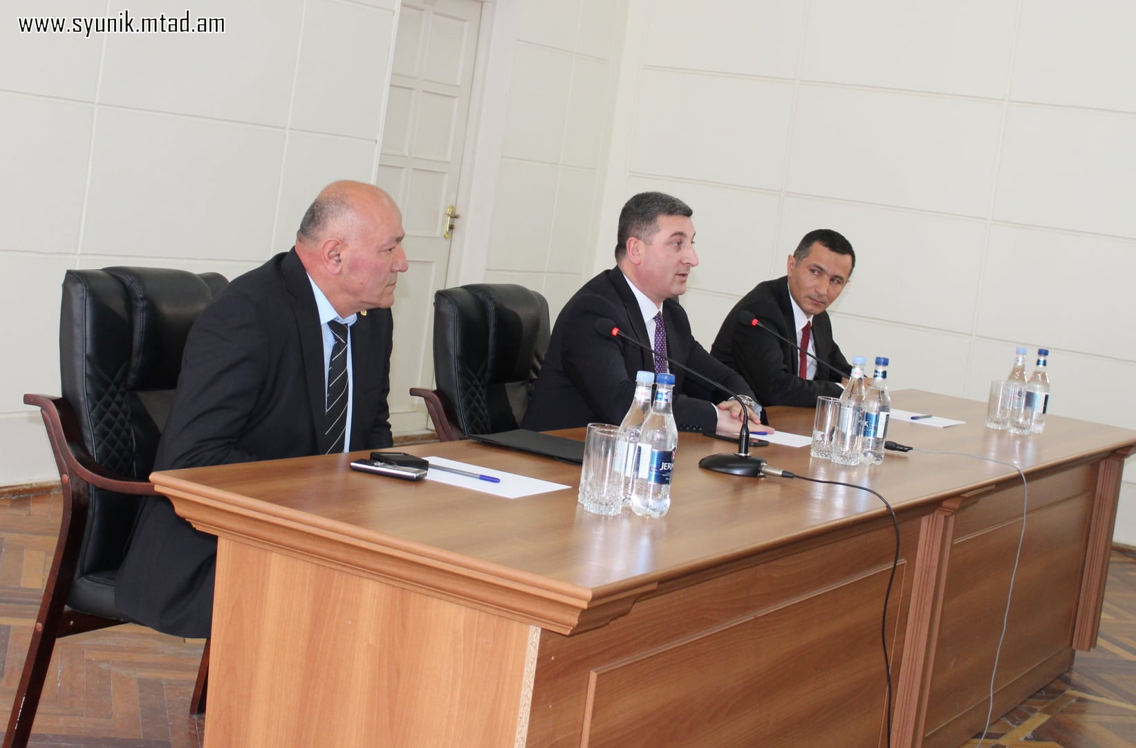 ՀՀ ՏԿԵ նախարար Գնել Սանոսյանը պաշտոնապես ներկայացրել է Սյունիքի մարզպետ Ռոբերտ Ղուկասյանին