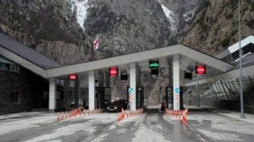 Լարսը բաց է բոլոր տեսակի տրանսպորտային միջոցների համար