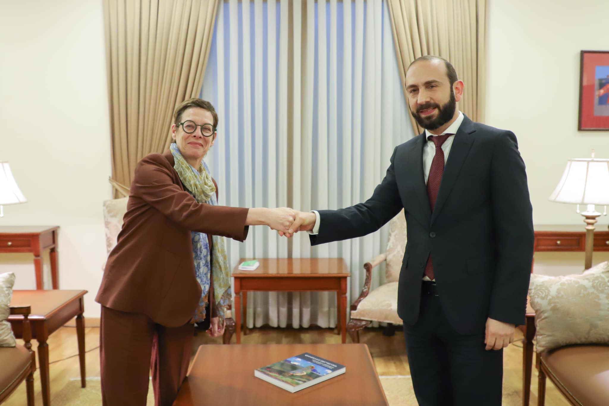 Արարատ Միրզոյանը և Ֆրանսիայի դեսպանը քննարկել են Ադրբեջանի զինուժի ներխուժման հետևանքով Լեռնային Ղարաբաղում ստեղծված իրավիճակը