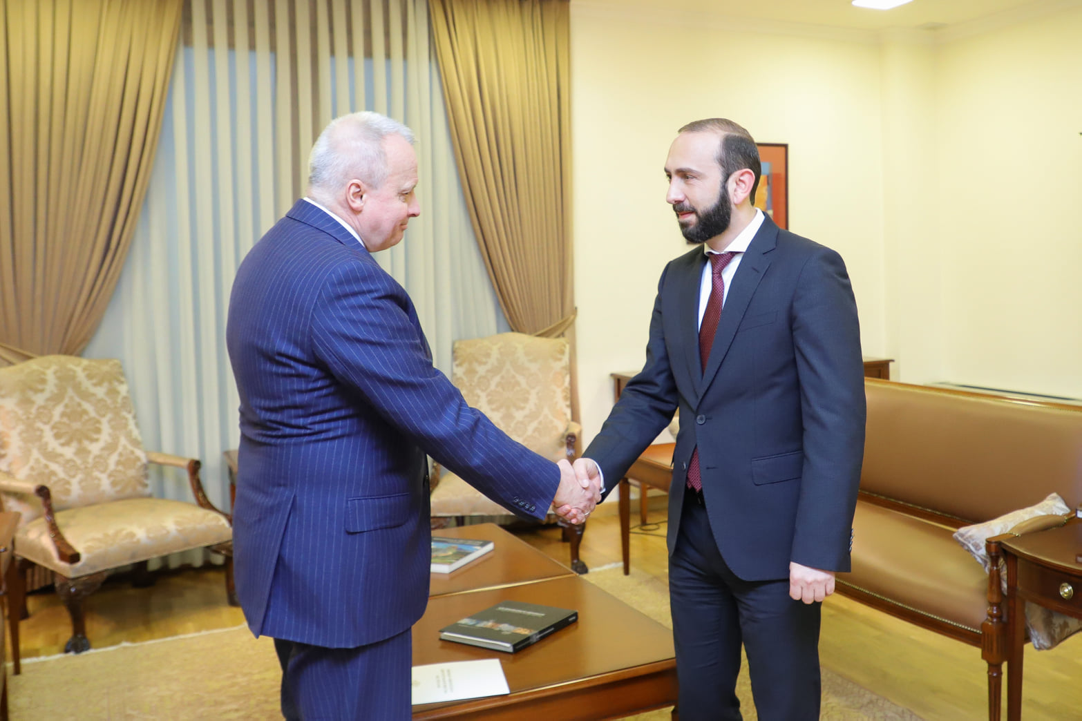 ԱԳ նախարարը ՌԴ դեսպանի հետ հանդիպմանը քննարկել է Փառուխ գյուղի հատվածում ադրբեջանական զինված ուժերի ներխուժման հետևանքով ստեղծված իրավիճակը