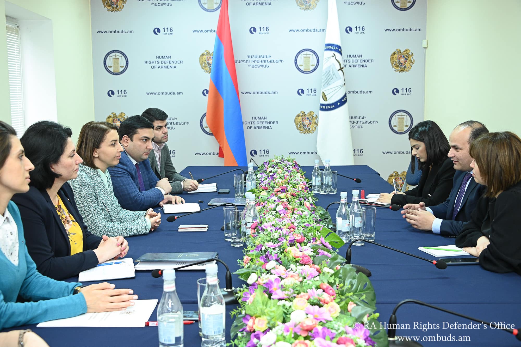 Մարդու իրավունքների պաշտպանը աշխատանքային քննարկում է ունեցել Աշխատանքի և սոցիալական հարցերի նախարարի հետ