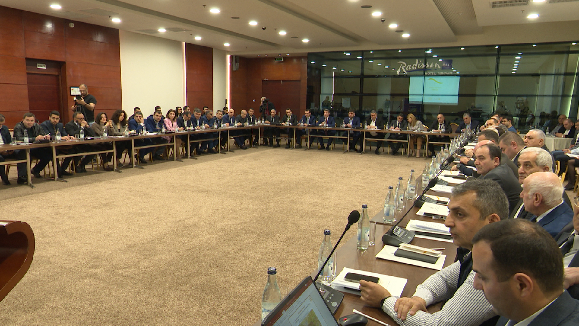 Մասնագիտական օրվա առթիվ շնորհակալագրեր՝ երկար տարիների փորձ ու ներդրում ունեցած երկրաբաններին
