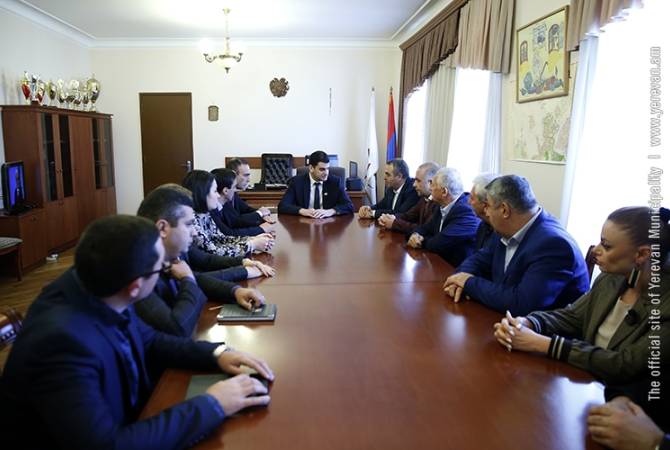 Քաղաքապետ Հրաչյա Սարգսյանը ներկայացրել է Աջափնյակ վարչական շրջանի նոր ղեկավարին