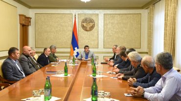 ԱՀ նախագահը խորհրդարանական ուժերի, ԱԳ նախարարի և ԱԽ քարտուղարի մասնակցությամբ աշխատանքային հրատապ խորհրդակցություն է հրավիրել