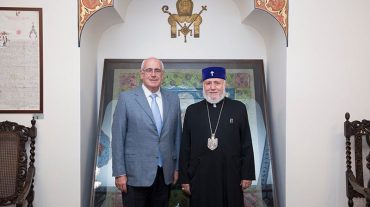 Ամենայն Հայոց կաթողիկոսն ընդունել է ՀԲԸՄ նախագահին