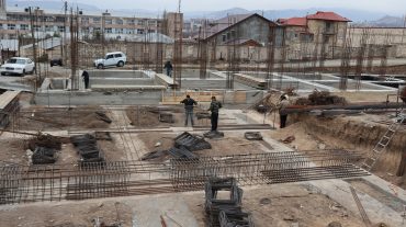 Ստեփանակերտում շարունակվում են նոր բազմաբնակարան շենքի կառուցման շինարարական աշխատանքները