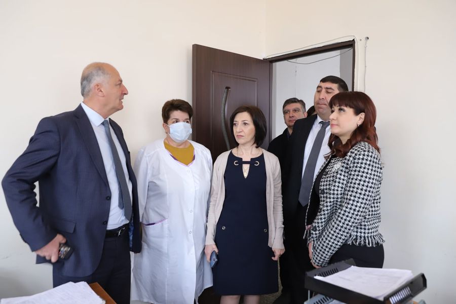 Քննարկվել են Գյումրու թիվ 1 և թիվ 2 պոլիկլինիկաների շենքային պայմանների բարելավմանն առնչվող հարցեր