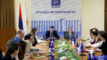 Երևանի քաղաքապետը հյուրընկալել է «Ի գործ»-ի մասնակիցներին
