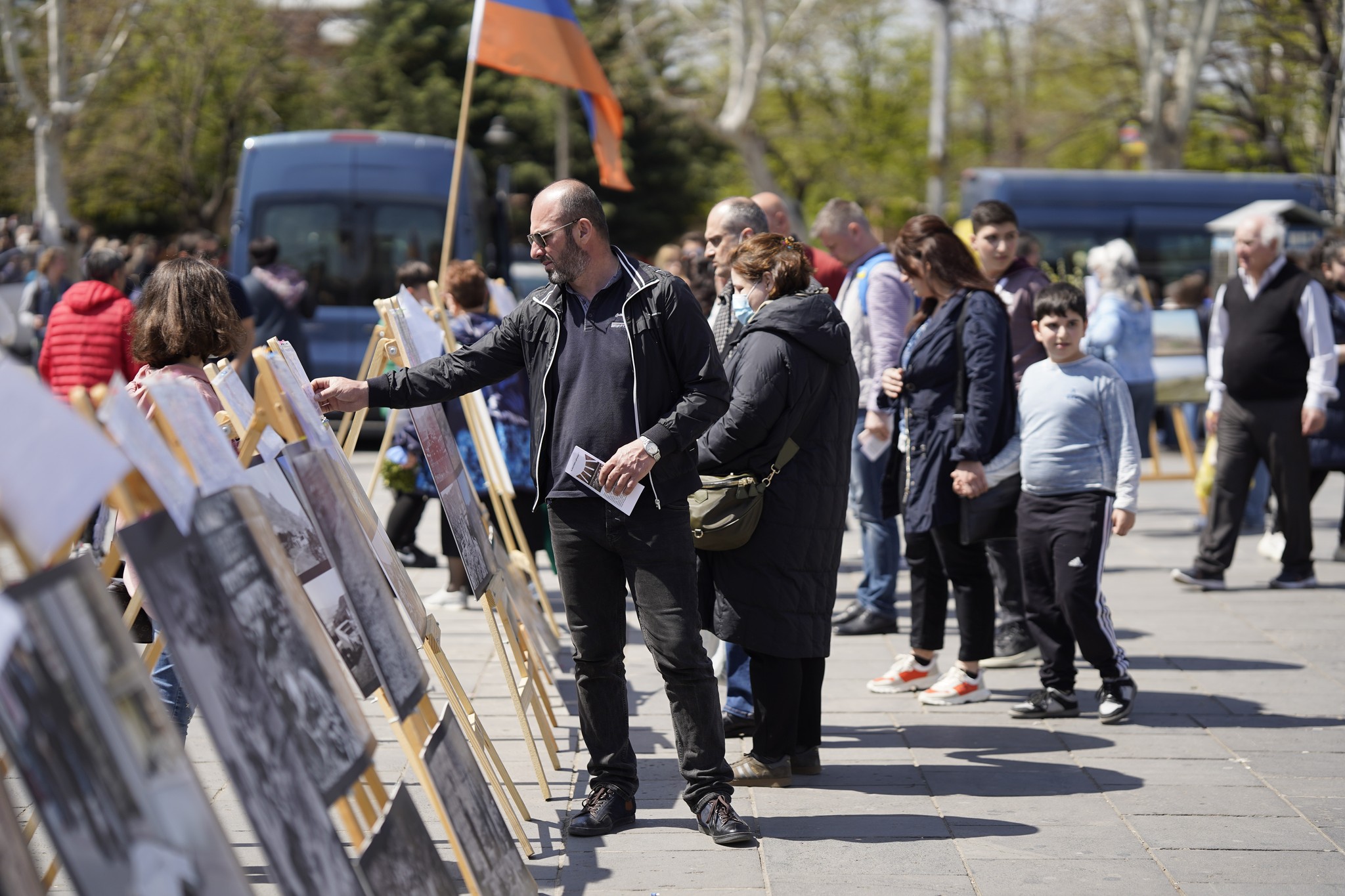 Թբիլիսիի մետրոպոլիտենի «Հավլաբար» կայարանի մոտ անցկացվել է «Հայոց Մեծ եղեռն և մշակութային ցեղասպանություն» շարքի հերթական ցուցադրությունը