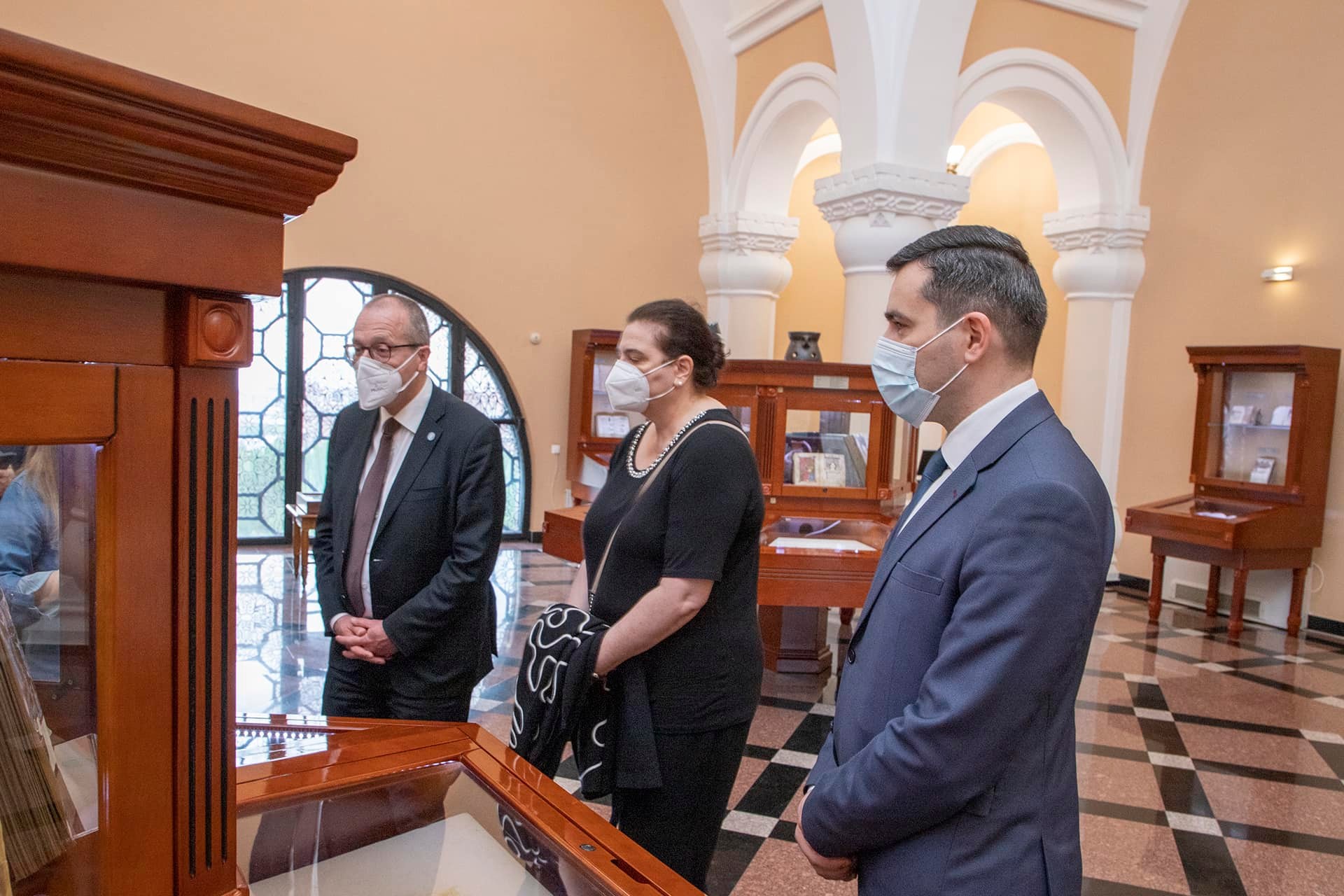 ԱՀԿ եվրոպական տարածաշրջանային գրասենյակի տնօրենն այցելել է Մատենադարան