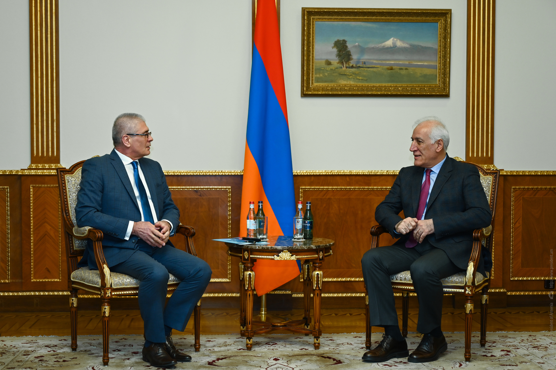 Նախագահ Վահագն Խաչատուրյանն ընդունել է Ռումինիայի դեսպանին