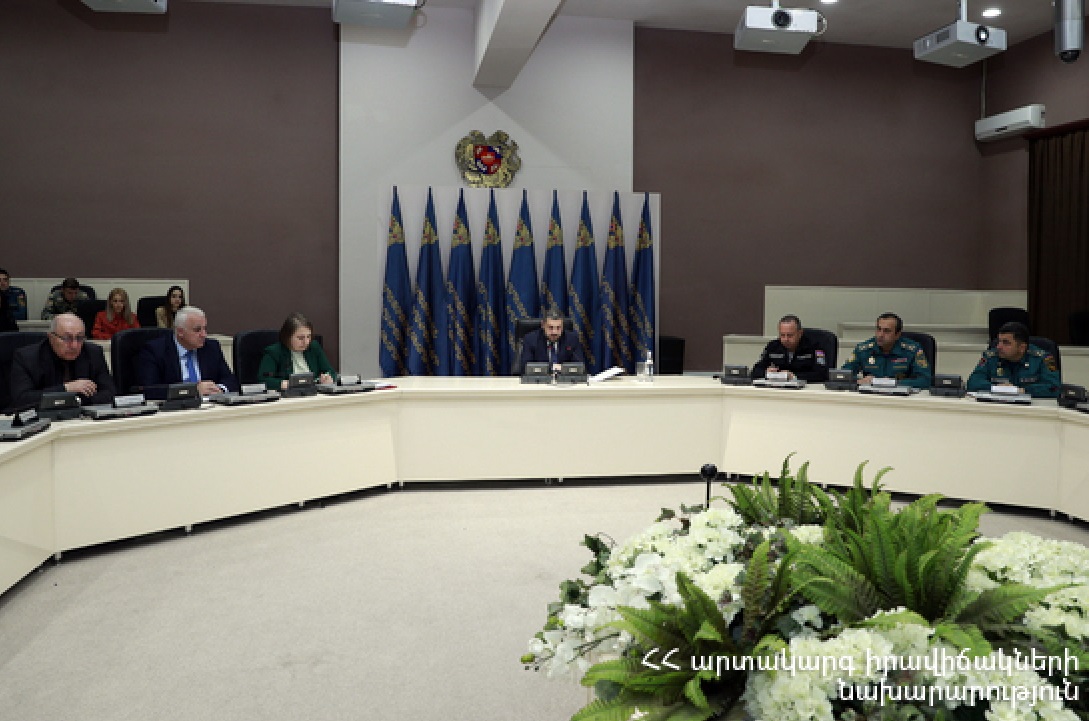 Զրո հանդուրժողականություն ապօրինի վարքագծի նկատմամբ. ԱԻ նորանշանակ նախարարն անցկացրել է առաջին խորհրդակցությունը