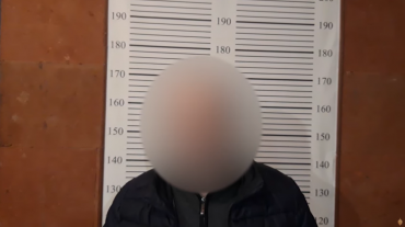 Էրեբունու բաժնի ոստիկանները ապօրինի պահվող թմրամիջոց ու ատրճանակ են հայտնաբերել