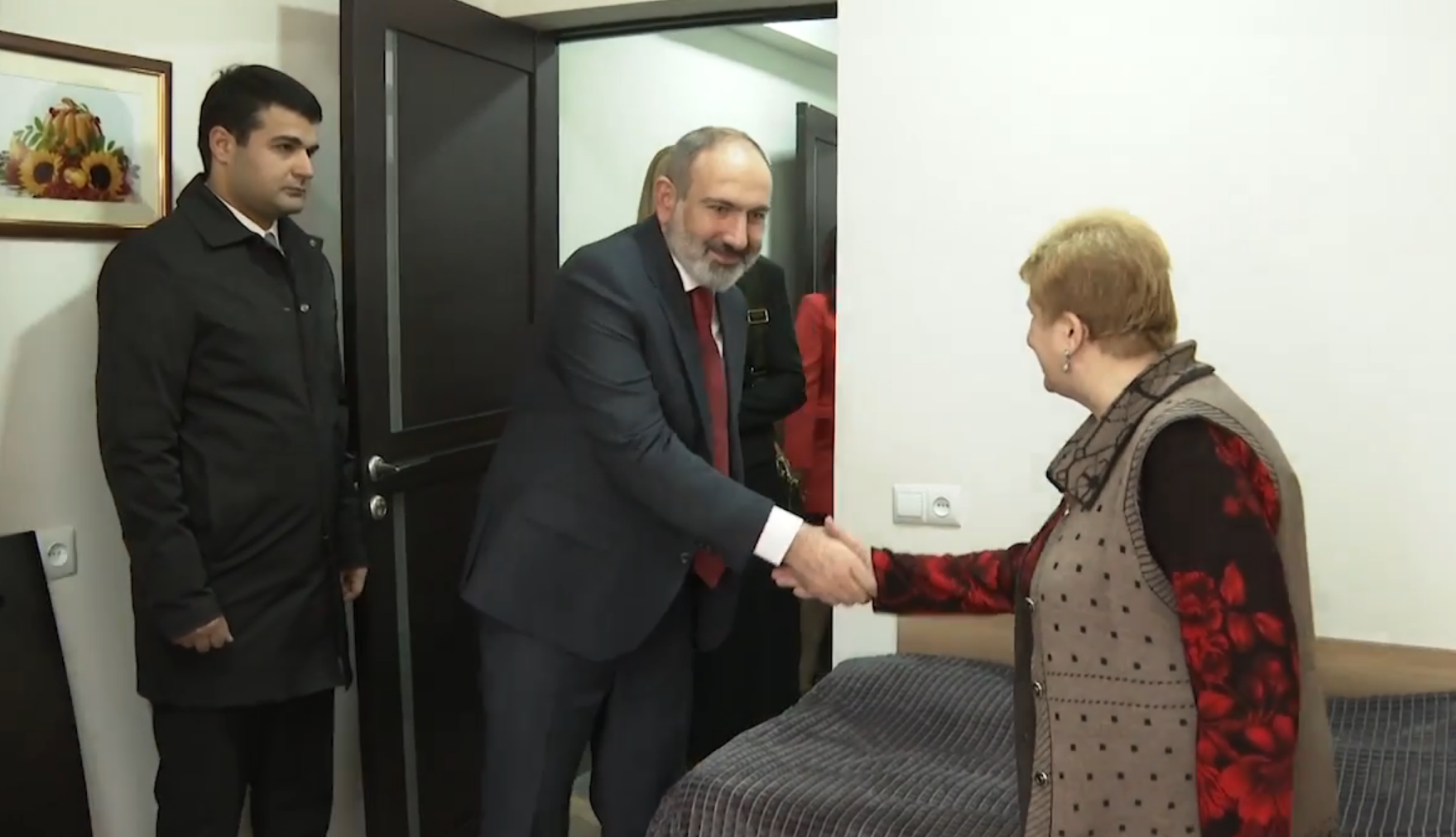 Վարչապետը Գյումրիում այցելել է տարեցների խնամքի կենտրոն