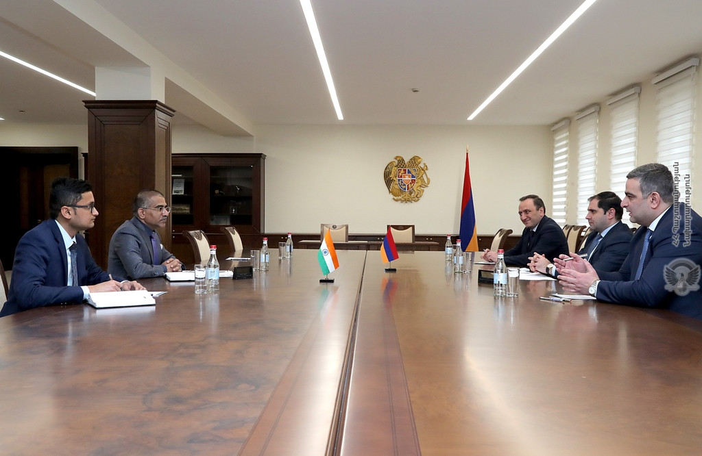Պաշտպանության նախարարն ընդունել է Հնդկաստանի դեսպանին