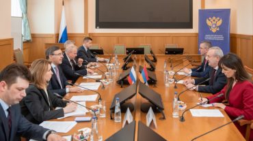 Վահրամ Դումանյանը հանդիպում է ունեցել ՌԴ գիտության և բարձրագույն կրթության նախարարի հետ