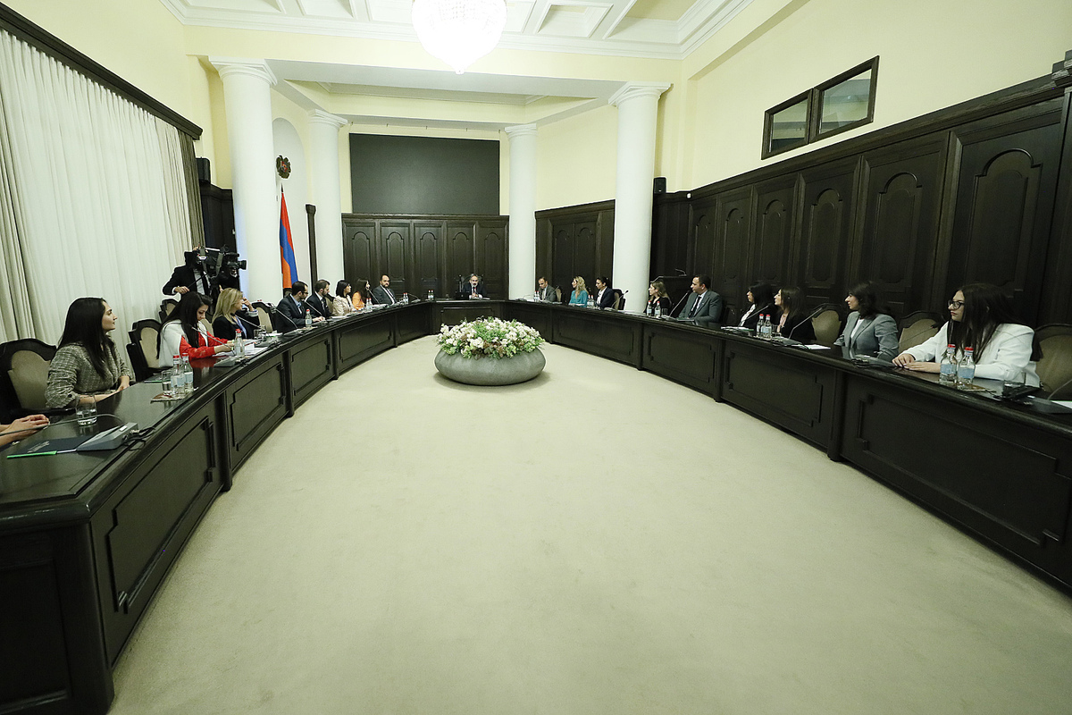 Մենք ուզում ենք, որ Սփյուռքի ներուժի ներգրավումը մեր երկրի առաջ ծառացած խնդիրների լուծման գործում լինի ավելի շոշափելի. վարչապետն ընդունել է «իԳործ» ծրագրի մասնակիցներին