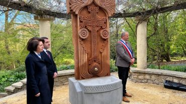 Գյումրիի նվերը քույր քաղաքին․ Մոն դը Մարսանում խաչքար է բացվել