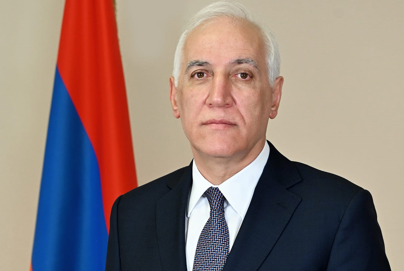 Հայ կինը մեր ժողովրդի դարավոր ավանդույթների կրողն ու փոխանցողն է, մեր ինքնության առանցքը․ Վահագն Խաչատուրյան