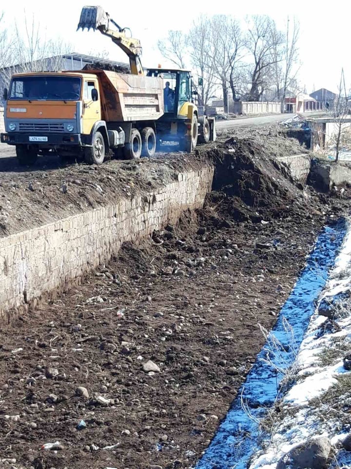 Շիրակի մարզի Վարդաքար գյուղում սելավատարի հունի մաքրման աշխատանքներ են