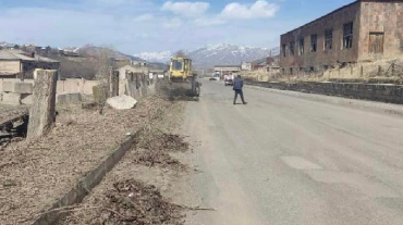 Գեղարքունիքի մարզում ընթանում են ճանապարհների ամառային սպասարկման աշխատանքները