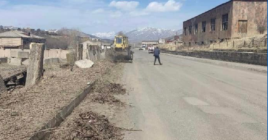 Գեղարքունիքի մարզում ընթանում են ճանապարհների ամառային սպասարկման աշխատանքները