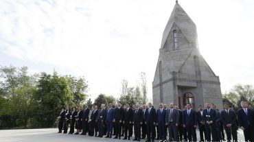 ԱԻ նախարարը բարձրագույն ղեկավարության հետ այցելել է «Եռաբլուր» զինվորական պանթեոն և «Հաղթանակ» զբոսայգի