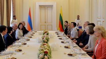 Նախագահ Խաչատուրյանի և տիկին Անահիտ Մինասյանի անունից տրվել է պաշտոնական ճաշ՝ ի պատիվ Լիտվայի նախագահի և նրա տիկնոջ