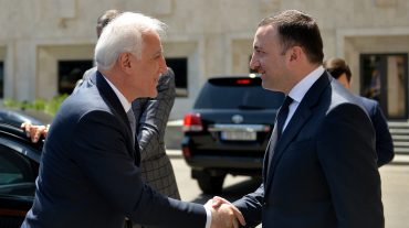 Նախագահ Վահագն Խաչատուրյանը հանդիպել է Վրաստանի վարչապետ Իրակլի Ղարիբաշվիլիի հետ