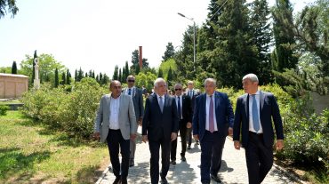 Նախագահ Վահագն Խաչատուրյանը այցելել է Թբիլիսիի Հայ գրողների և հասարակական գործիչների պանթեոն