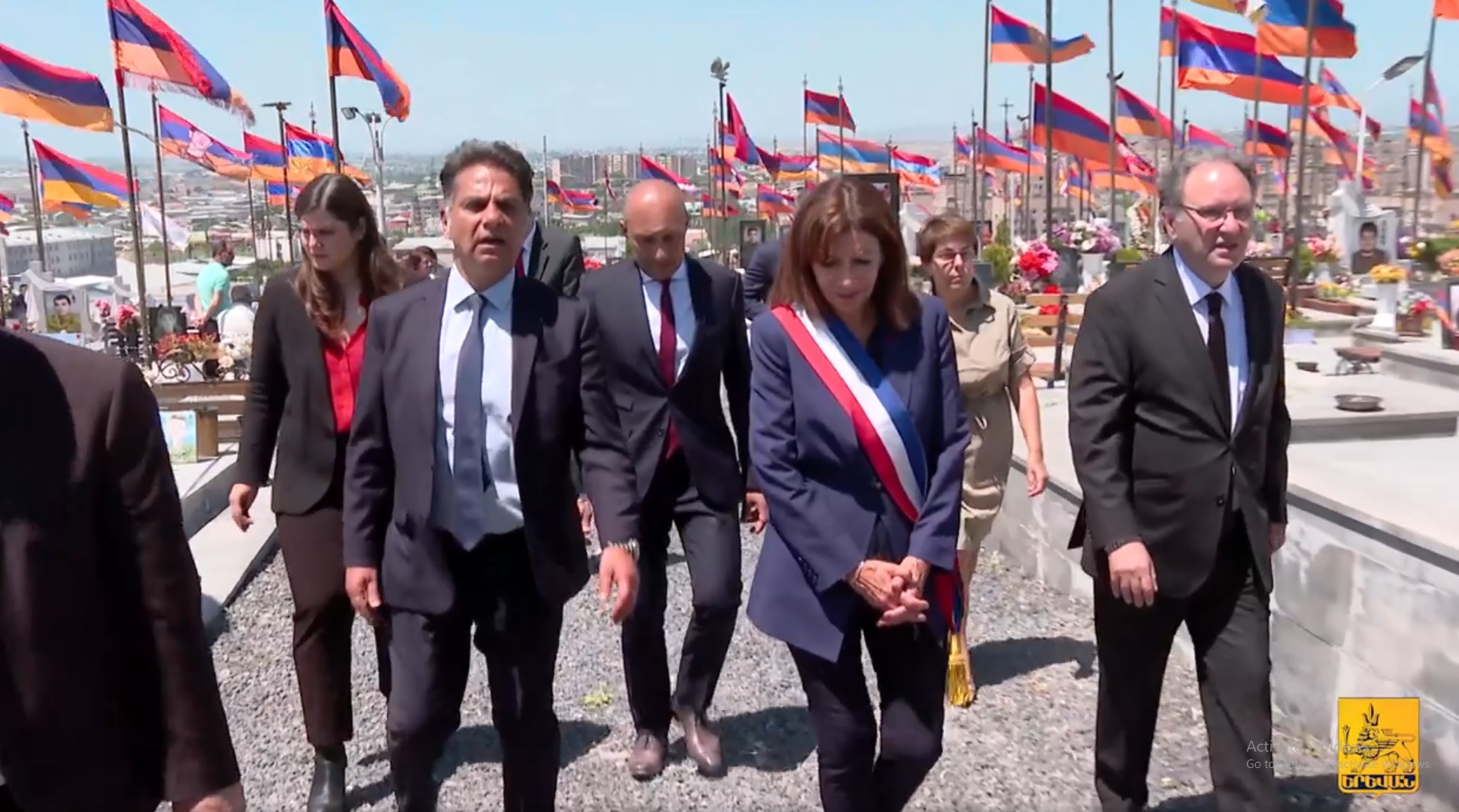 Փարիզի քաղաքապետն այցելել է Ծիծեռնակաբերդի հուշահամալիր և «Եռաբլուր» զինվորական պանթեոն