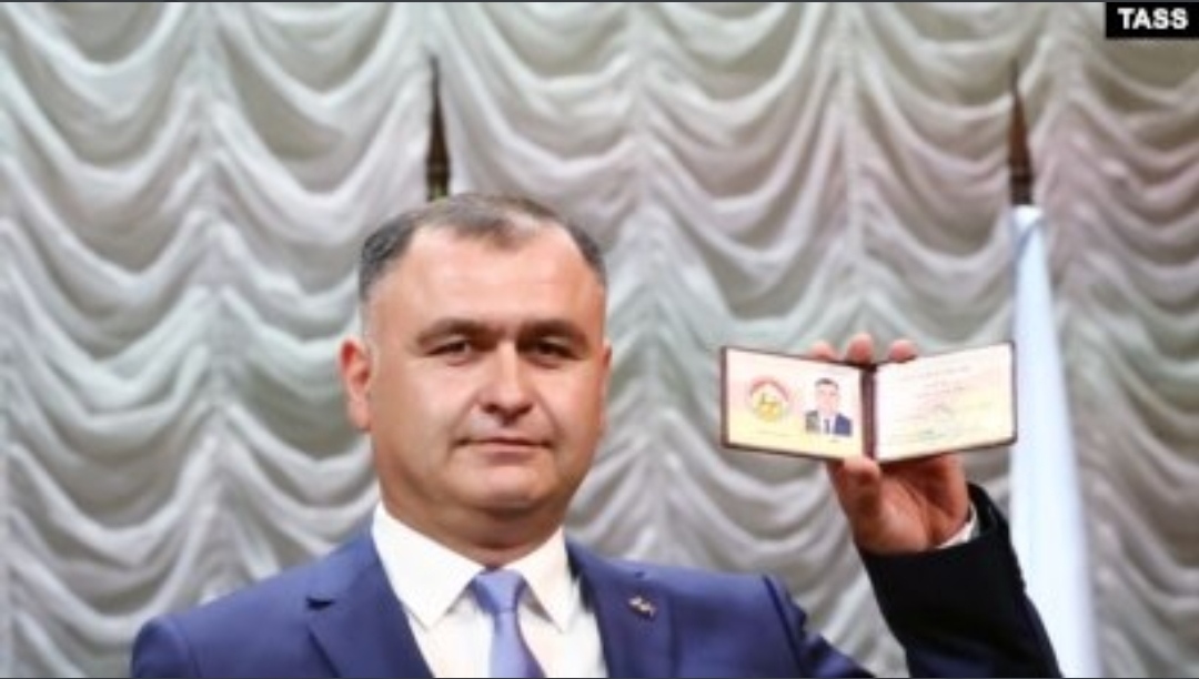 Ցխինվալիի դե ֆակտո նախագահը «երդմնակալել է» օսերենով և ռուսերենով