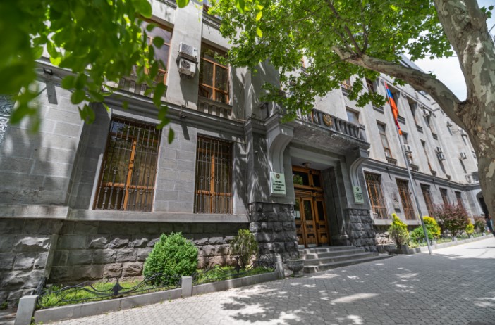 Կաշառքի դիմաց ձևական քննություններով վարորդական վկայականներ տրամադրելու համար ՃՈ ավագ տեսուչը դատապարտվել է ազատազրկման