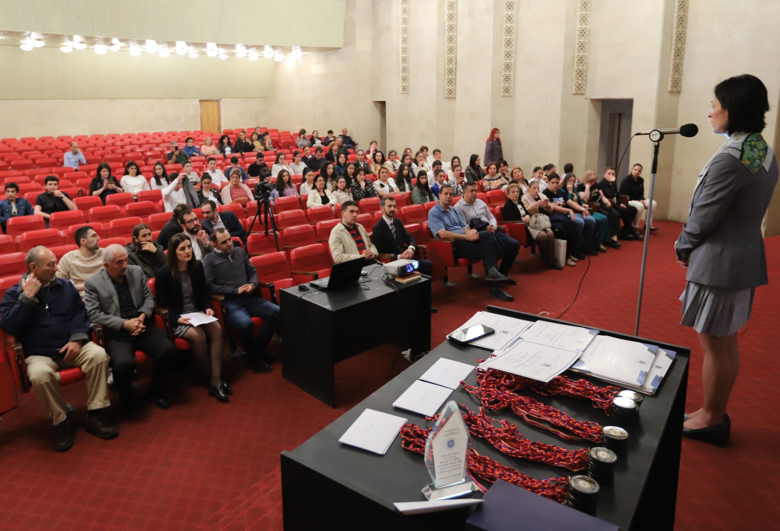 «Պետք է խրախուսել երեխաների՝ գիտությամբ զբաղվելը». Ժաննա Անդրեասյան