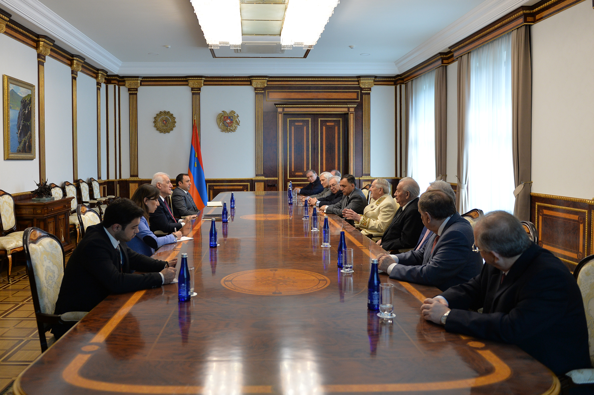 Նախագահ Վահագն Խաչատուրյանն ընդունել է ԽՍՀՄ և Ռուսաստանի Դաշնության մի խումբ դեսպանների
