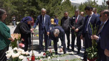 Փոխվարչապետ Մհեր Գրիգորյանը հարգանքի տուրք է մատուցել Բաշ-Ապարանի ճակատամարտի հերոսների հիշատակին