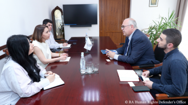 Մարդու իրավունքների պաշտպանն ընդունել է Freedom House միջազգային իրավապաշտպան կազմակերպության Եվրոպայի ու եվրասիական ծրագրերի տնօրենին