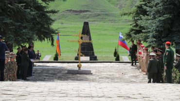 Հաղթանակի 77-ամյակի առիթով Լոռու մարզում ծաղկեպսակներ են խոնարհել հայ-ռուսական բարեկամության խորհրդանիշ Իոսիվ Մոնտրեզորի հուշակոթողին