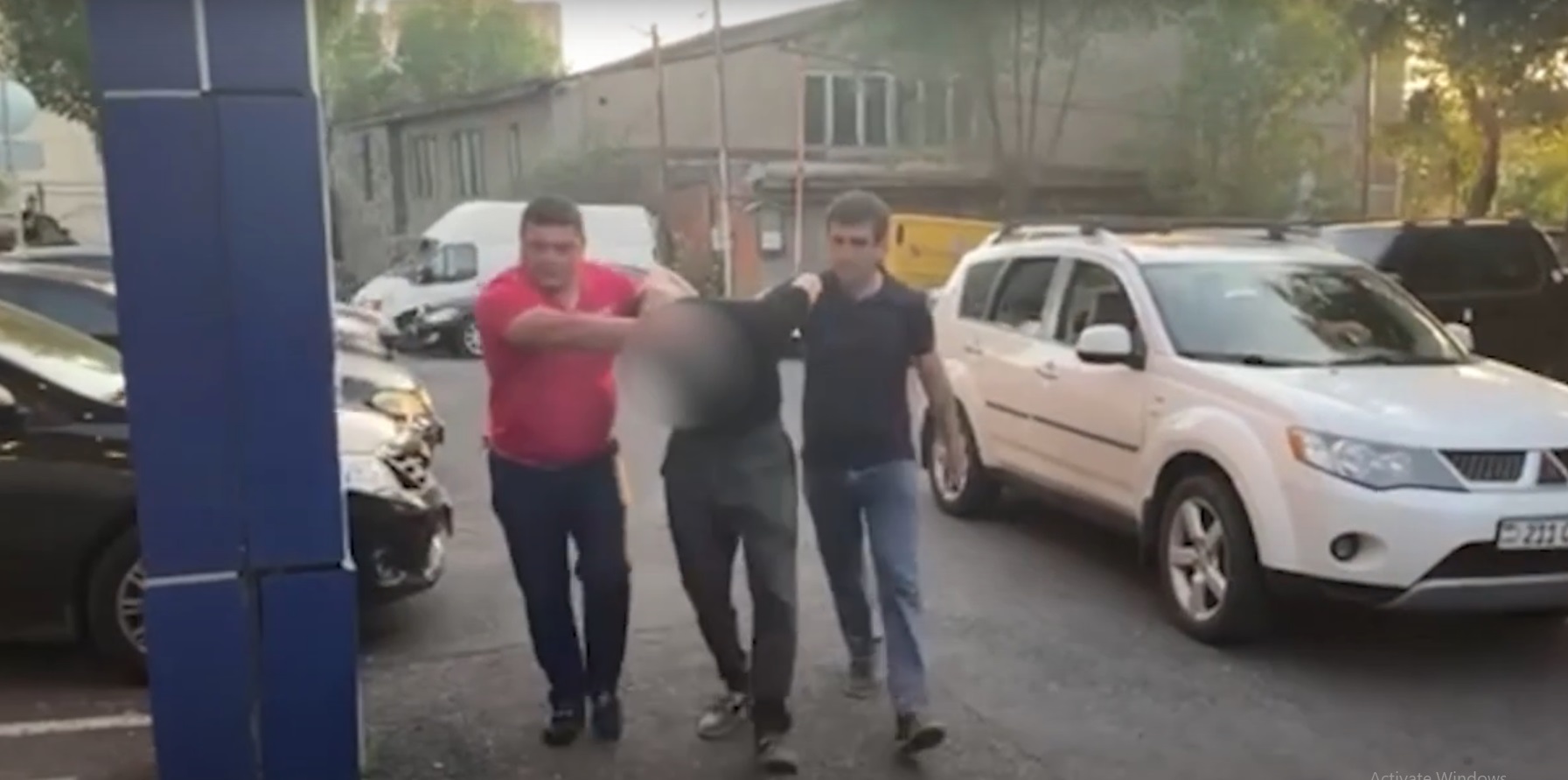 Քրեական ոստիկանության ծառայողները հետախուզվողի են հայտնաբերել