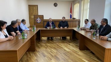 Արթուր Դավթյանը հյուրընկալվել է Արցախի գլխավոր դատախազությունում