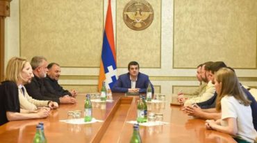 Արցախի նախագահն ընդունել է «SOS Արևելքի քրիստոնյաներ» կազմակերպության պատասխանատուներին