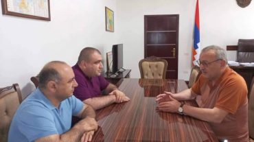 Արթուր Թովմասյանն այցելել է Հայաստանում Արցախի կառավարության օպերատիվ շտաբ