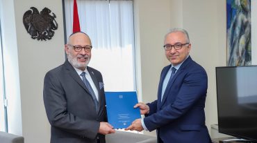 Իսրայելի նորանշանակ դեսպանն իր հավատարմագրերի պատճենը հանձնել է ՀՀ ԱԳ նախարարի տեղակալին