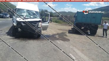 Lոռու մարզում բախվել են ЗИЛ-ն ու Ford Transit-ը